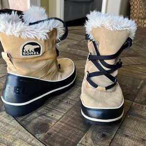 Sorel Women’s winter boots. Size 10